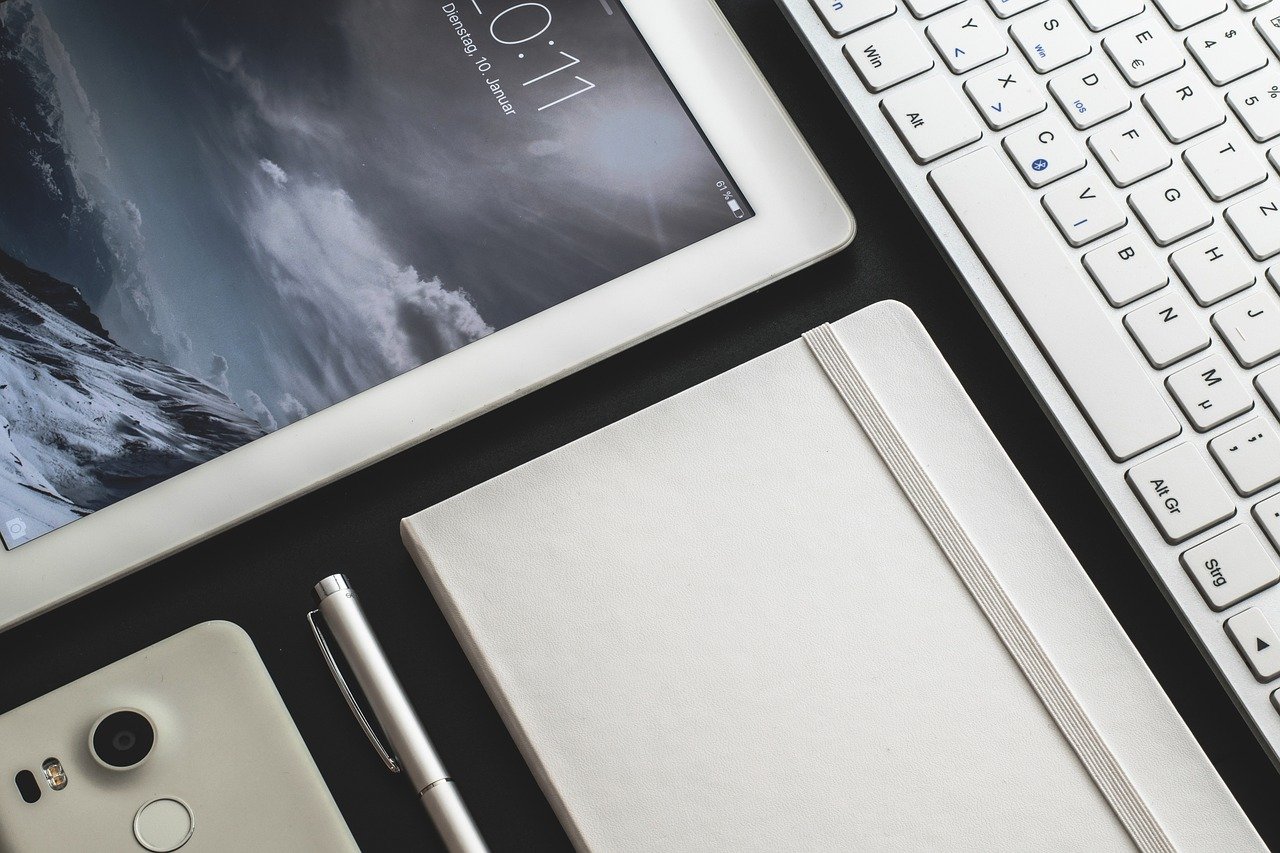technology, ipad, mobile-2746212.jpg